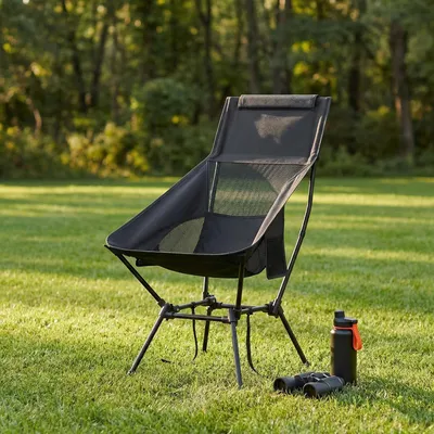 Produktbild von SONGMICS Campingstuhl klappbar mit verstellbarer Höhe, Stahlrahmen, Kopfstütze, hoher Rückenlehne, 2 Taschen, Outdoor, schwarz