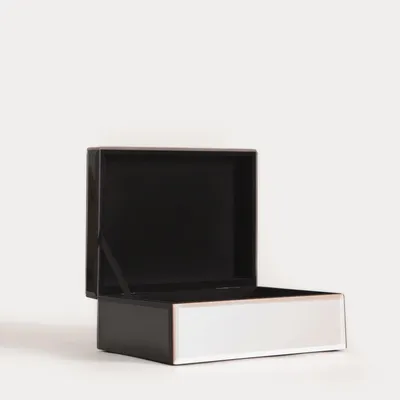 Zdjęcie produktu dla HOMLA Szkatułka na biżuterię AMOSA w lustrzane trójkąty 19x15x8 cm