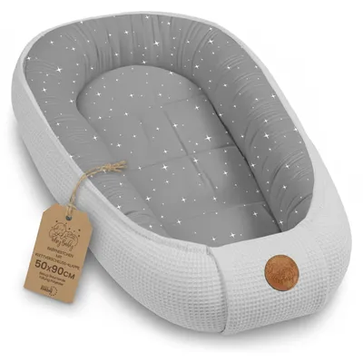 Imagen del producto de Nido para bebé, recién nacido – Nido suave para bebé, hecho de tejido de gofrado y algodón – Nido acolchado y transpirable para cuna, moisés, carrito de bebé, viajes y uso diario. Diseño: Galaxia