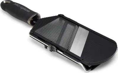 Produktbild von Microplane 34040 Specialty Serie Hobel mit Julienneklingen, verstellbar, schwarz (1 Stück)