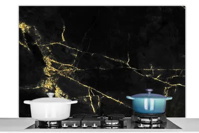 Produktbild von KitchenYeah®  Spritzschutz Küche - Küchenrückwand - Wandschutz für Herd und Spüle - Marmor - Schwarz - Gold - Luxus 120x80 - Alu-Dibond (Alternative zum Spritzschutz aus Glas) - Hitzebeständig - Herds