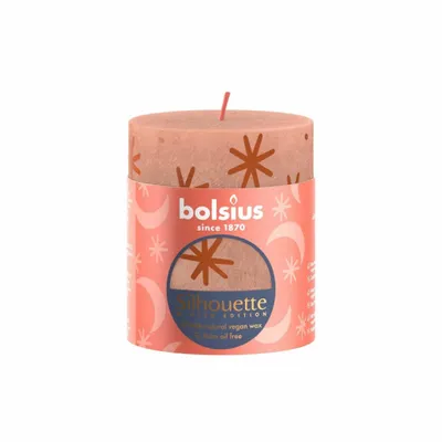 Produktbild von Bolsius Stumpenkerze rustikal 8 x 6,8 cm cremiges Karamell mit Aufdruck | 4 Stück