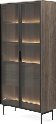 Produktbild von BETTSO Zweitürige Vitrine ILUMI Design-Vitrine – Hohe Wohnzimmer-Vitrine mit LED & getöntem Glas in Eiche & Schwarz