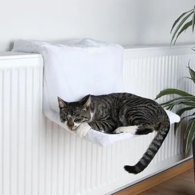 Immagine prodotto di Amaca per gatti per termosifoni, rivestimento in peluche, regolabile, 45 x 24 x 31 cm, lavabile, bianca