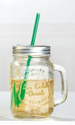 Produktbild von GILDE Partyglas mit Aludeckel, Henkel und Strohhalm, 7x10x13 cm
