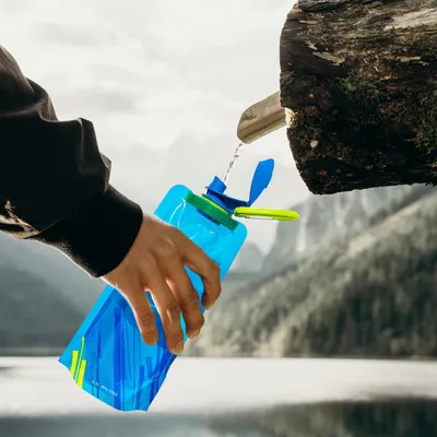 Produktbild von Faltbare Wasserflasche 6er-Pack - Flexible Trinkflaschen für Wandern und Reisen - Wiederverwendbare Wasserbeutel - 700ML - Für den Outdoor-Einsatz - Kompaktes Design