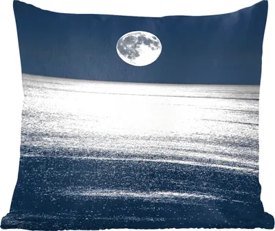 Produktbild von MuchoWow® Zierkissen Sofakissen Wohnzimmer Dekokissen 45x45 cm Meer - Mond - Wasser - Schlafpolster - Polster für das Sofa