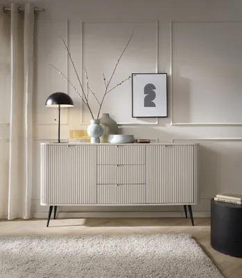 Produktbild von Kommode ZOVA KSZ168 cm mit runden Ecken mit geriffelte Fronte mit 3 Schubladen mit Türen Cashmere/ Kaschmir mit Schwarze Füße
