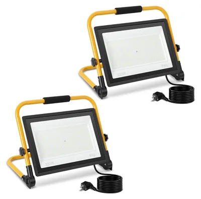 Immagine prodotto di ISOISL, 2 faretti LED da 200W, 16000 lumen, luce bianca fredda (6500K), grado di protezione IP66, con base e cavo di alimentazione da 3 metri. Faretti LED per illuminazione di cantieri, giardini e aree di lavoro
