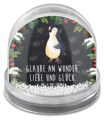 Produktbild von Mr. & Mrs. Panda Schneekugel Weihnachten Pinguin Marienkäfer - Kreidetafel - Geschenk, Aufmerksam, Liebe, dekoartikel, wohnaccessoire, Freude, Winter-Schneekugel, Glück