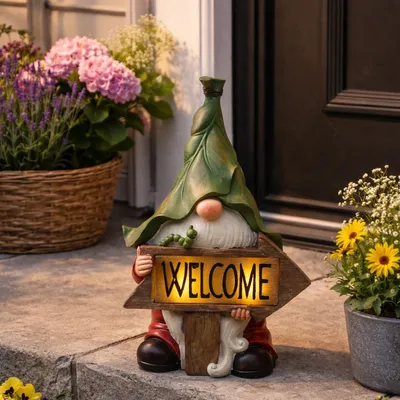 Produktbild von LED Solar Gartenzwerg mit WELCOME Schild - Gartenfigur - warmweiße LED - Lichtsensor - H: 33cm