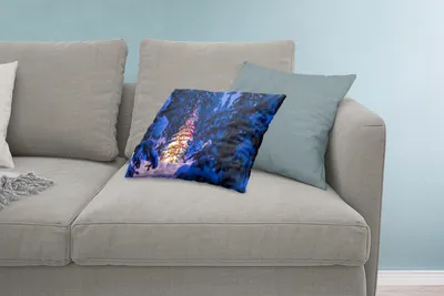 Produktbild von MuchoWow® Zierkissen Sofakissen Wohnzimmer Dekokissen 60x40 cm Ein Weihnachtsbaum im verschneiten Wald - Kopfkissen - Polster mit Foto