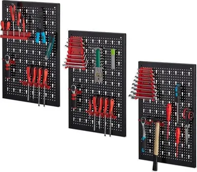 Immagine prodotto di Pannello metallico portaganci da parete, 3 pezzi, con set di 17 ganci - Altezza 60 cm - Larghezza 39 cm - Metallo - Nero-rosso