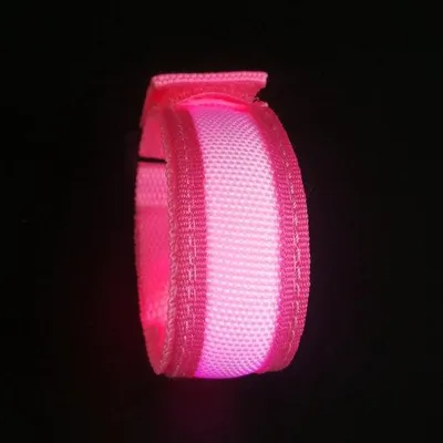 Produktbild von Reflexionsarmband, tragbaar, leuchtendes Armband, reflexionsarmband, LED-Armband, USB-reichbares Armband, für Nachttouren, Outdoor-Aktivitäten, Joggen, Sport, Laufen, Fahrradfahren (rosa)