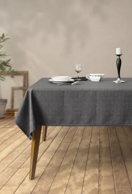 Produktbild von Hermia Concept, Grande 220 - Anthracite, Tischdecke, Anthrazit, 100% POLYESTER, 150 x 220 cm