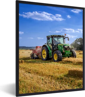 Produktbild von MuchoWow® Gerahmtes Poster Traktor - Bauernhof - Heu - Feld - Sonne - Landleben 60x80 cm - Poster mit Schwarzem Bilderrahmen Wandposter Rahmen Foto Bilder - Premium - Wanddeko Wohnzimmer
