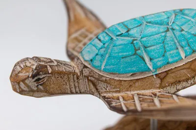 Produktbild von Schildkröte Holzfigur auf Ständer maritime Deko ca. 20 cm