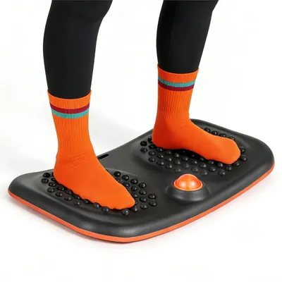 Produktbild von VEVOR Balance Board für Erwachsene (60 cm), Wackelbrett bis 200 kg Belastbar, Kompaktes Balance-Trainingsgerät mit Massagenoppen für Core-Workouts Stehpultübungen Heim-Fitnessstudio Büro, Schwarz