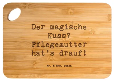 Produktbild von Mr. & Mrs. Panda Frühstücksbrett Spruch Pflegemutter Kuss - Transparent - Geschenk, Hackbrett, Pflegekind, Trost, Schneidebrett, handgemacht, Fürsorge, holzschneidebrett