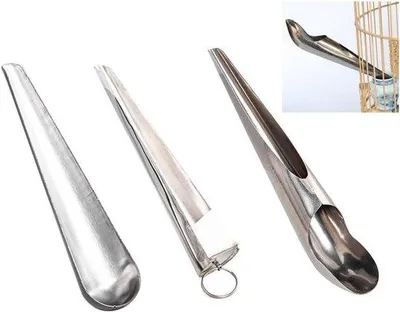 Immagine prodotto di 3 distributori di mangime per uccelli in acciaio inossidabile con manico lungo