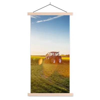 Produktbild von MuchoWow® Textilposter Traktor - Gras - Sonnenuntergang 60x120 cm mit holzfarbenen Rahmen - Holz