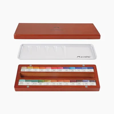 Produktbild von Mairtini Caravaggio Professionelles Aquarellfarben Set – 24 Farben in halben Näpfchen in edler Holzbox mit Mischpalette