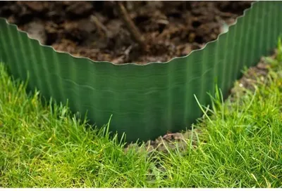Zdjęcie produktu dla Obrzeże Trawnikowe Polietylenowe Zielone, 15 cm x 9 m, Łatwa Instalacja, Odporne na Warunki Atmosferyczne