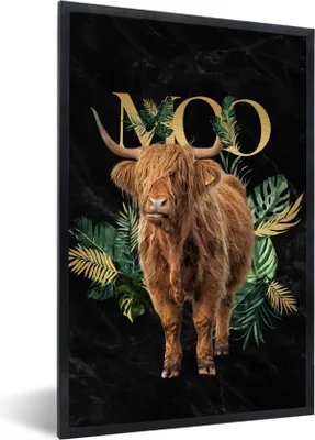 Produktbild von MuchoWow® Gerahmtes Poster Kuh - Schottischer Highlander - Pflanzen 20x30 cm - Poster mit Schwarzem Bilderrahmen Wandposter Rahmen Foto Bilder - Drucken - Bilder Poster im Rahmen