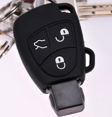 Produktbild von Auto Schlüssel Silikon Schutz Hülle Schwarz kompatibel mit Mercedes Benz W169 A B C CL CLK E M R S SL SLK Klasse 3 Tasten SMARTKEY