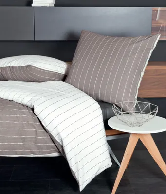 Productafbeelding van Janine Design, lakenset van Mako-Soft-Seersucker, model TANGO, kleur taupe, afmetingen 155x220 cm + 80x80 cm