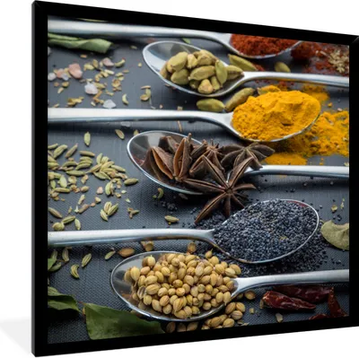 Produktbild von MuchoWow® Gerahmtes Poster Nahaufnahme Löffel mit Gewürzen und Kräutern 40x40 cm - Poster mit Schwarzem Bilderrahmen Wandposter Rahmen Foto Bilder - Mit Rahmen - Wanddekoration Schlafzimmer