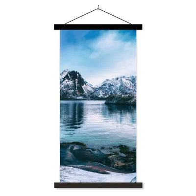Produktbild von MuchoWow® Textilposter Wasser - Berge - Natur 90x180 cm mit schwarzem Rahmen - Dekoration Wohnzimmer