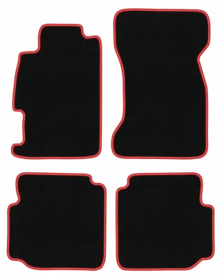 Produktbild von Velours-Fußmatten für Rover 600/ 618 / 620 / 623 1993-1999 (Limousine) – 4-tlg, Schwarz/Rot, passgenau – Wielganizator CARLUX
