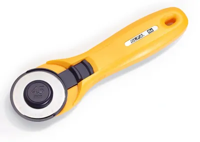 Immagine prodotto di Taglierina rotante Prym "Maxi EASY" 45 mm - Taglia diversi strati di tessuto con precisione millimetrica