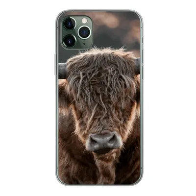 Produktbild von MuchoWow® Handyhülle Schutzhülle Hülle für iPhone 11 Pro Max Schottischer Highlander - Mantel - Porträt Silikon Softcase Handy Hülle - Schutz