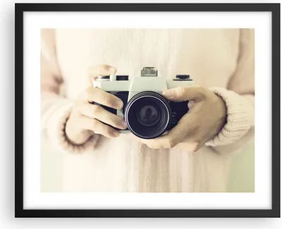 Produktbild von Gerahmtes Poster - Schwarzer Rahmen - Die Kamera Retro Fotografie - 50x40 cm - Wand Bild - Wanddeko - Wandbilder - Kunstposter - Wandposter - Bilderrahmen - Bilder - Kunstdruck - P2BAA50x40-4930