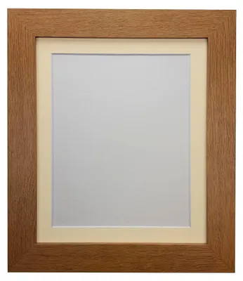 Produktbild von Metro-Rahmen aus Eiche mit elfenbeinfarbenem Passepartout, 53,3 x 25,4 cm, für 3 Fotos, Größe 17,8 x 12,7 cm
