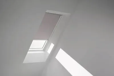 Obrázok produktu pre Zatemňovacia roleta na strešné okno VELUX elektrická DML MK08 4580K hnedá
