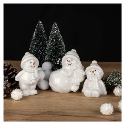 Produktbild von Deko-Figuren Schneemänner | 3 Designs und Größen | weiß | 3 Stück