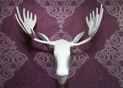 Produktbild von Casa Padrino Designer Geweih Aluminium Weiß Wilder Hirsch Elch Massiv & Schwer Alu Dekoration Wandgeweih Wandfigur Wanddekoration