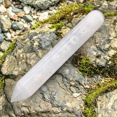Obrázok produktu pre Selenitová tyčinka – 16 cm (špička) 7. čakra