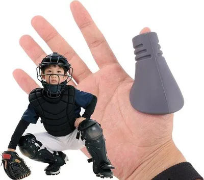 Zdjęcie produktu dla Osłona do piłki do softballu – zapobieganie kontuzjom – miękki silikon – 8,5 x 2,5 cm – szara
