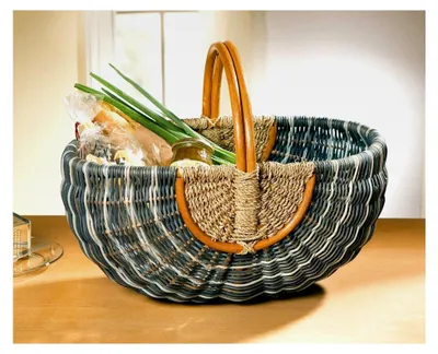 Produktbild von großer geflochtener Einkaufskorb aus Rattan, blau/natur, Flechtkorb, Tragekorb, Picknickkorb
