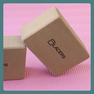Produktbild von Lacers PetrolLine Yoga Block Kork 2er Set Natürlicher Korkblock für Yoga, Pilates, Fitness, Stretching und Meditation-Rutschfest, Stabil & Nachhaltig