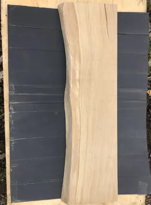Obrázek produktu pro Masivní dubová police s přírodní hranou/hranou stromu 90x20x2,5 cm, dubová police, dřevěná nástěnná police s upevněním