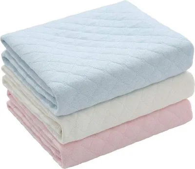 Produktbild von Unyqoos® 4‑lagige wasserdichte Wickelunterlage 3er-Set – Baumwolle & Bambus, atmungsaktiv, waschbar, 30×45 / 60×70 / 70×120 cm, Braun/Rosa/Weiß