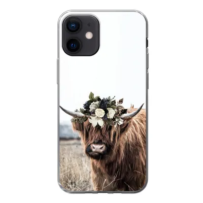 Produktbild von MuchoWow® Handyhülle Schutzhülle Hülle für iPhone 12 Schottischer Highlander - Blumen - Tiere Silikon Softcase Handy Hülle - Schutzhülle