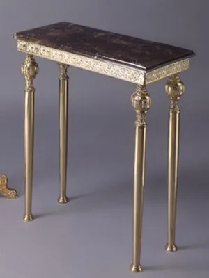 Produktbild von Casa Padrino Luxus Barock Konsole Gold / Schwarz 64 x 31 x H. 80 cm - Edler Messing Konsolentisch mit Marmorplatte - Barock Möbel