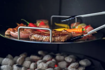 Produktbild von Steakpfanne 45cm aus Stahlblech mit zwei Edelstahl-Haltegriffen für Grillabende