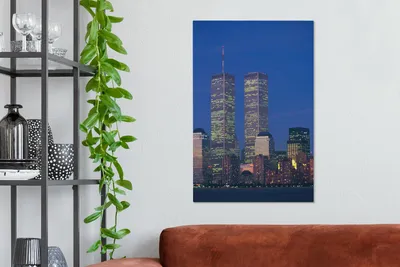 Produktbild von MuchoWow® - Leinwandbilder - Das World Trade Center inmitten der Stadtlandschaft von New York am Abend, Wandbild, Wanddeko Bilder Wohnzimmer, 60x90 cm